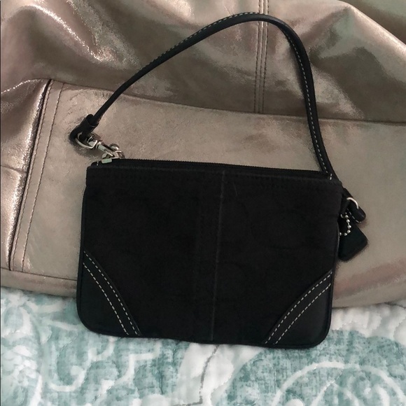 Coach wristlet - Picture 3 of 3